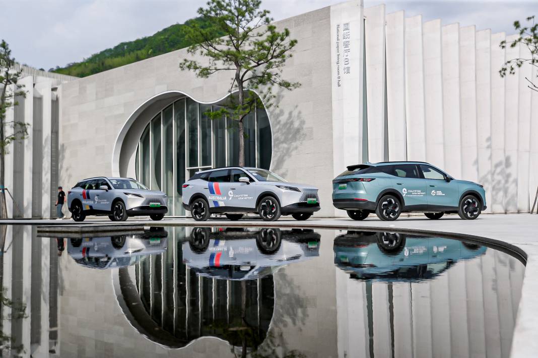 OMODA7 PHEV ÇIĞIR AÇTI ADINI ALTIN HARFLERLE YAZDIRACAK: Tek depoyla gittiği kilometre rekor kırdı! 2